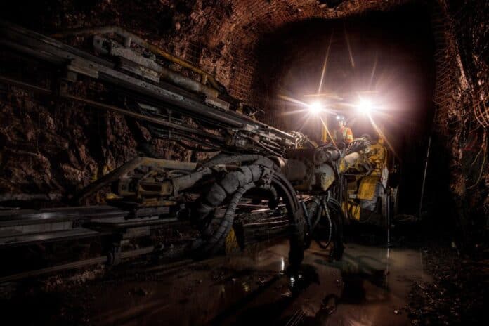 Jenis Bahaya Open Pit Mining dan Cara Pencegahannya