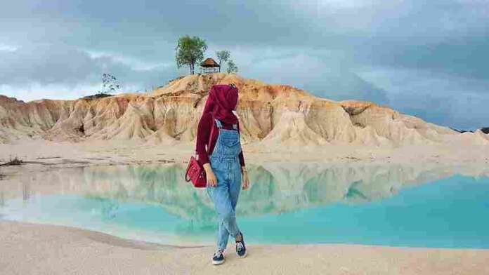 Indahnya Destinasi Wisata Danau Biru Riau, Ingin Selfie Terus!